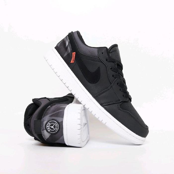 AIR JORDAN 1 LOW PARIS SAINT GERMAIN BLACK 100% BNIB