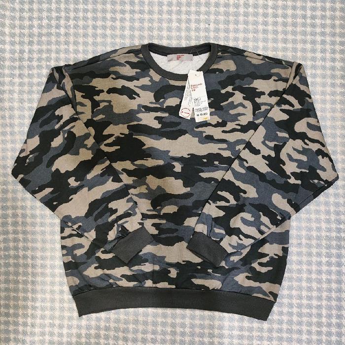 crewneck camo fashion 8 second size L (likenew)