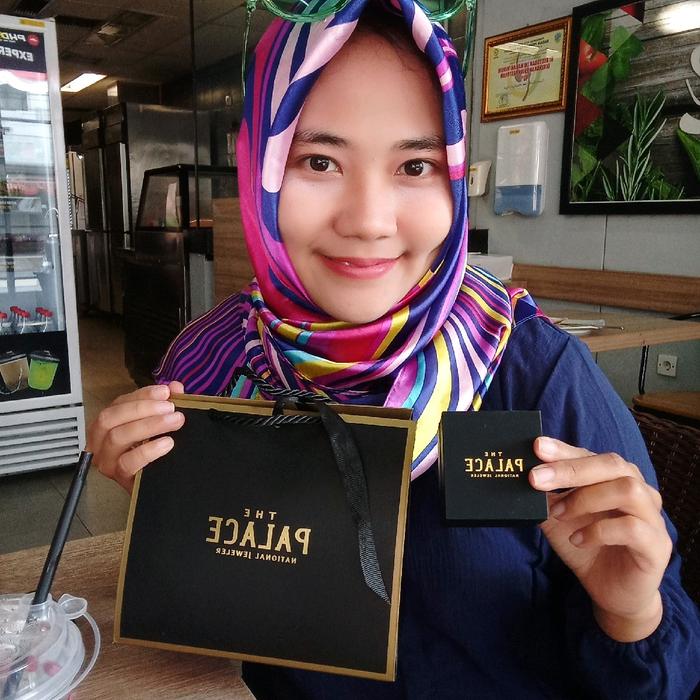 The Palace Jewelry, Liontin berbentuk unlimited (simbol tak terhingga), bermakna perhiasan yang tak 