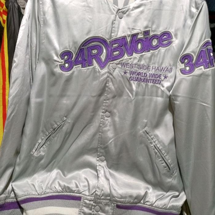 varsity jackett bahan satin