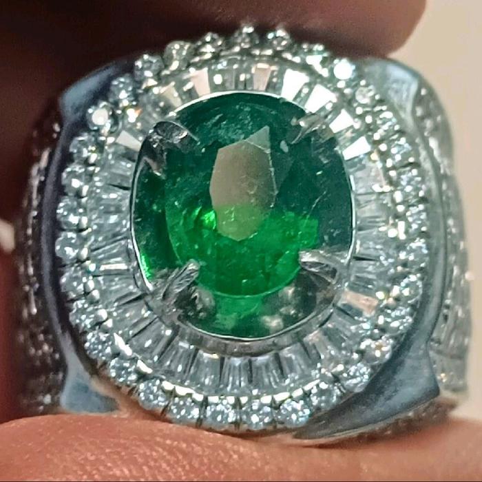 Batu Pertama Natural TSAVORITE (Garnet) Memo GRI Set in Ring.