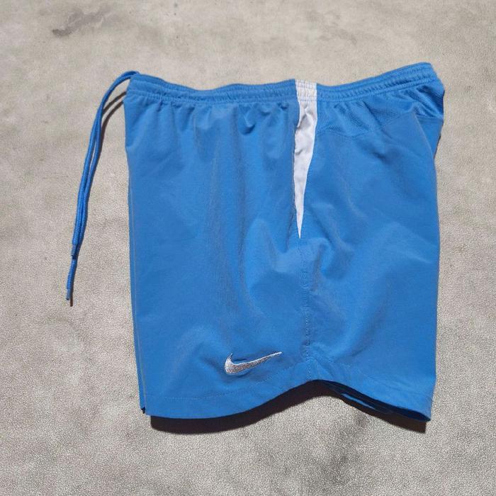 Celana pendek pria olahraga nike biru bekas