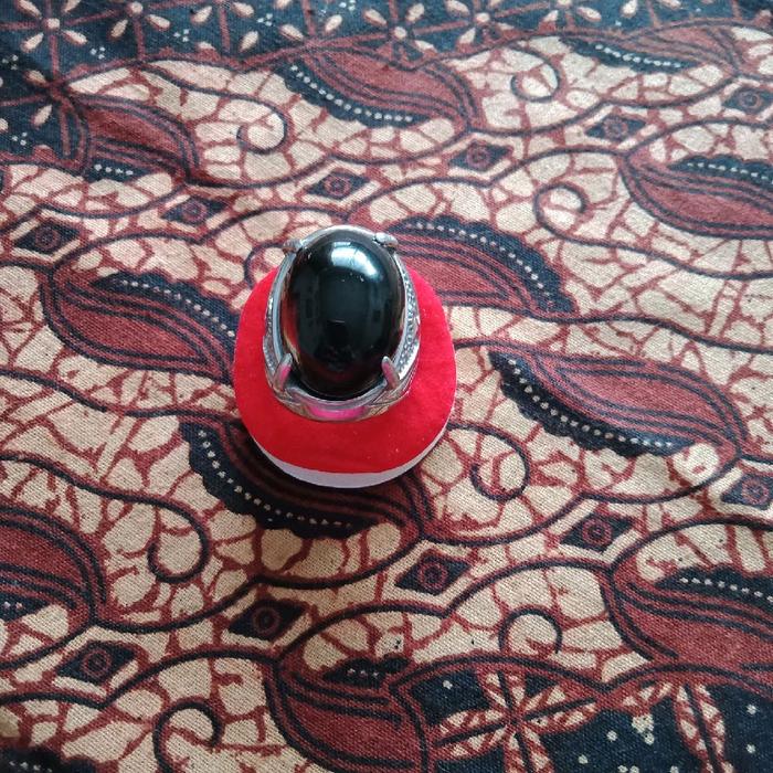 Bacan Hitam Size Jumbo adalah jenis batu permata yang berasal dari daerah Bacan, Maluku Utara, Indon
