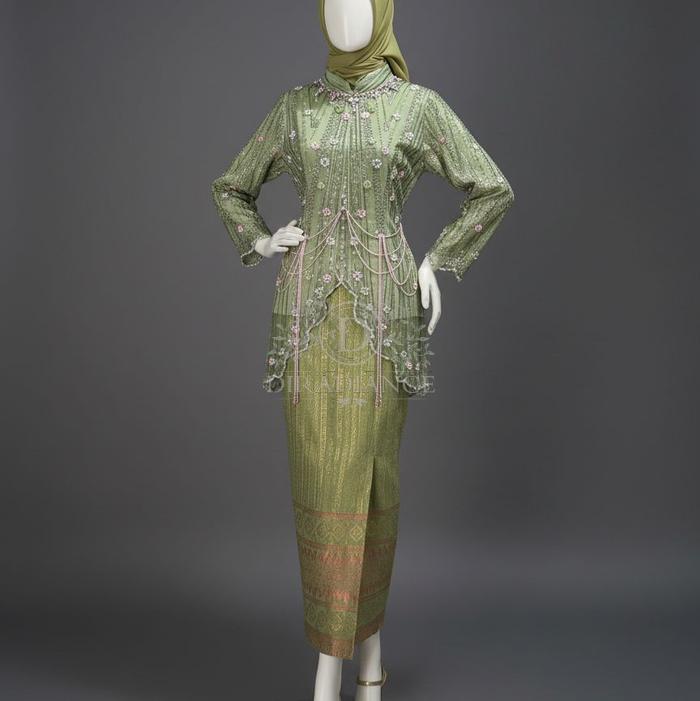 Set Kebaya hijau sage size M LD 92 cm ,bisa di resize + rok songket dengan variasi payet