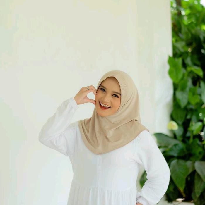 LESTARI HIJAB - LUNA BERGO HIJAB