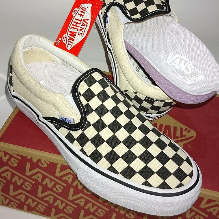 sepatu Vans Slip On Pro Skate Checkerboard Size 42 27 Black White Hitam Putih BW Skateboarding Class