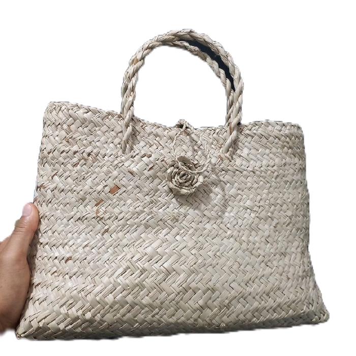 Tas sandang dari daun nipah