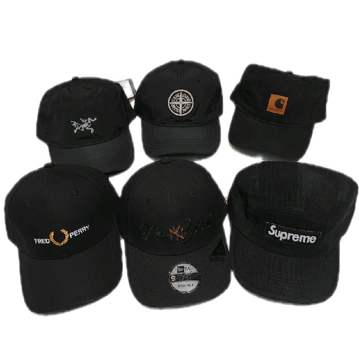 Topi Hitam dengan Logo Berbeda - Fred Perry, New York, Carhartt, dan Supreme