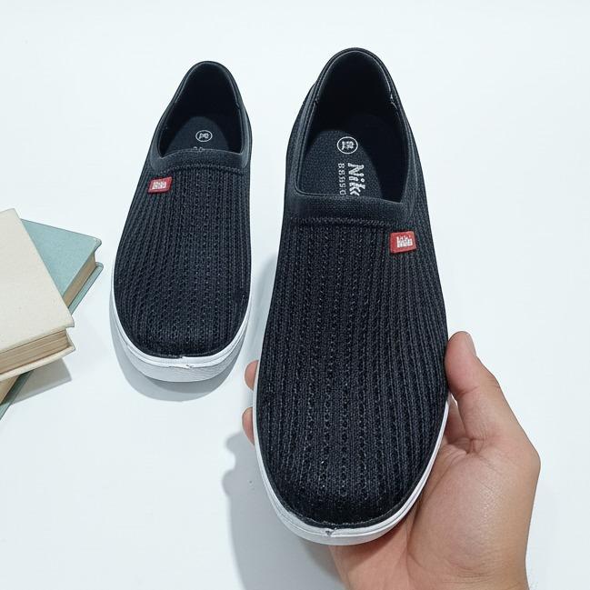 NK 152 - Sepatu Slip-On Pria/Wanita Bahan Karet Anti Air Tahan Lama Gaya Unisex Viral Terbaru Flat S