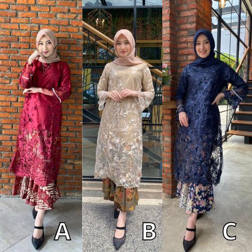 Kebaya Tile Elizabeth , kebaya 3D , kebaya wisuda, kebaya pesta