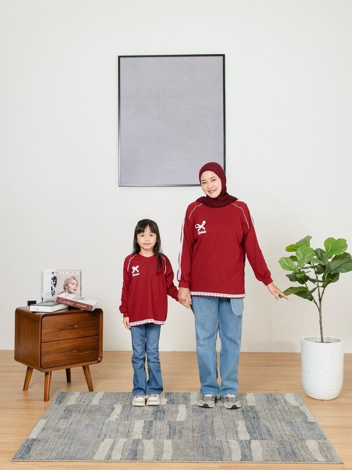 Badudu.id Baju Couple Keluarga - Sora Jersey Family Set - Couple Jersey Keluarga - Maroon