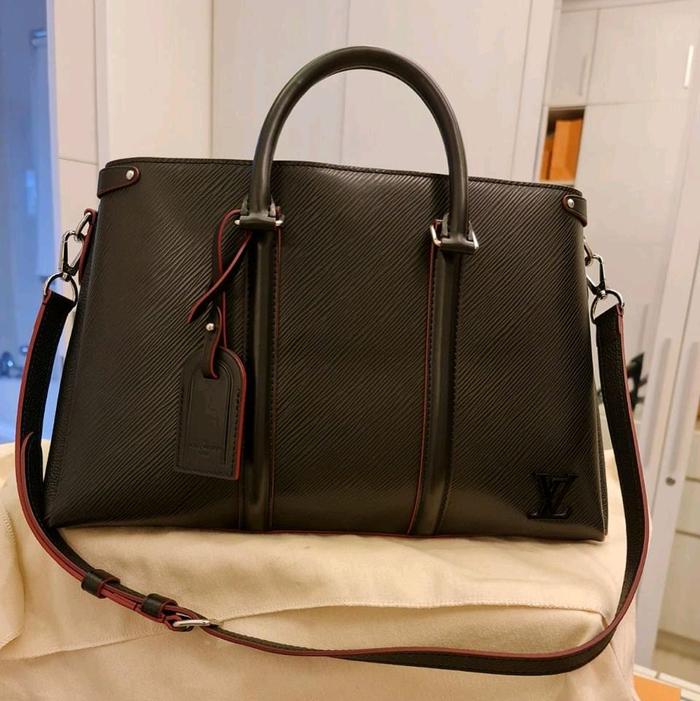 [Preloved] LV Epi Leather MM Louis Vuitton Bag Authentic Original