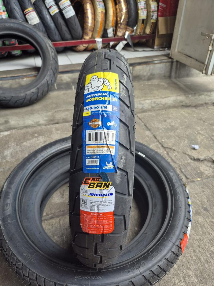 BAN LUAR MICHELIN SCORCHER 31 130 90 RING 16 TUBELESS