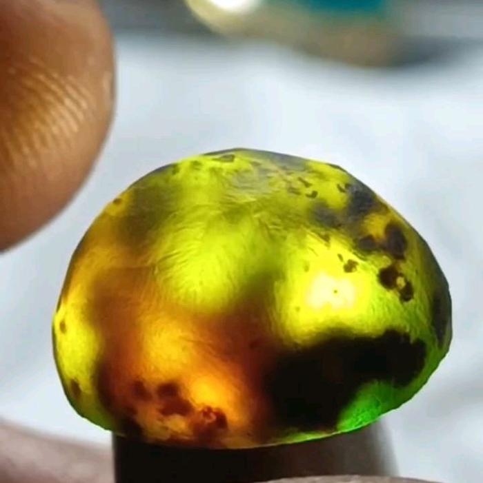 batu bacan super batu bacan asli( polkas dim 14x11x8) material bacan coklat super
