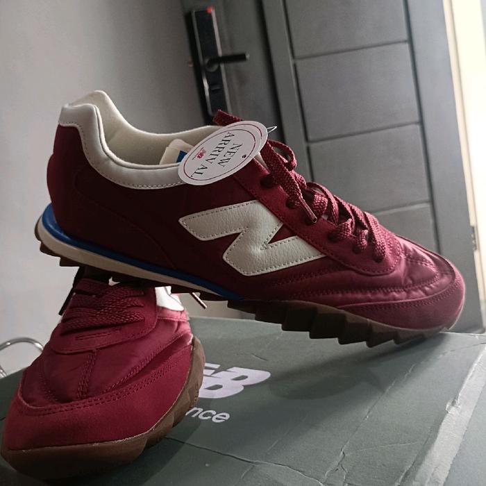 Sepatu olahraga sneakers NB RC 30 size 44