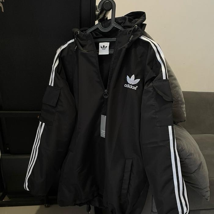 Jaket Olahraga Adidas (Semi Waterproof)