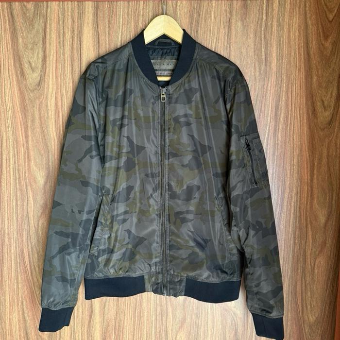 Zara Man Bomber Camouflage Jacket Saku Samping Prelove Second Original
