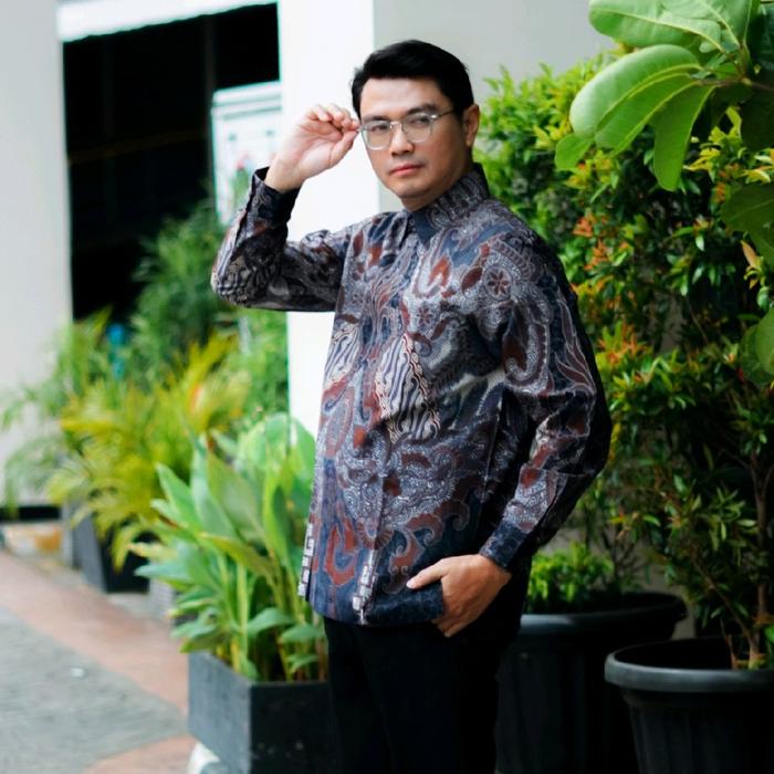 Batik Eyang Putri-Kemeja Katun Lengan Panjang