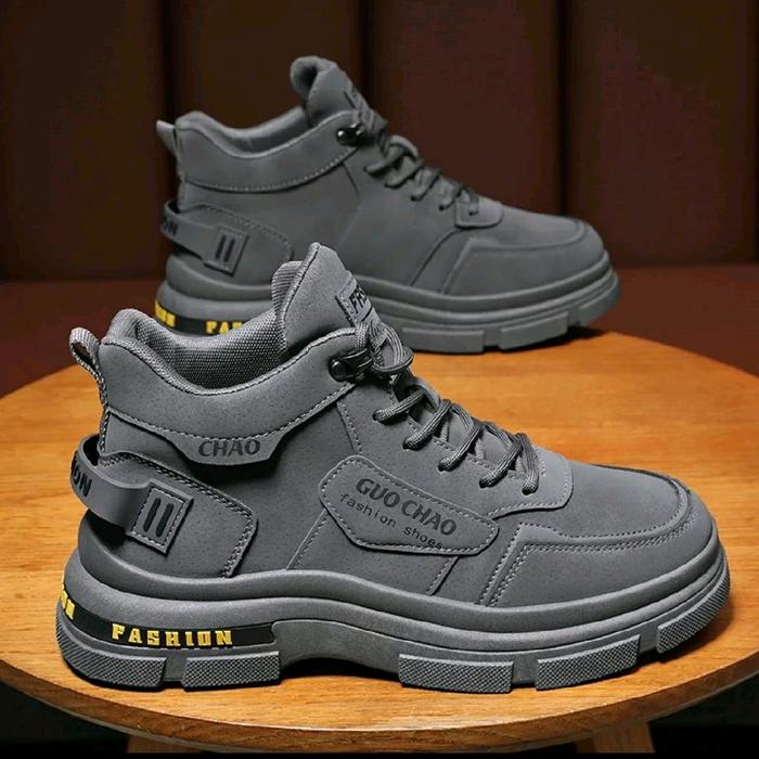 Guo Chao S669 Sepatu Sneakers Pria  dengan Desain Fashionable dan Nyaman untuk Aktivitas Sehari-hari