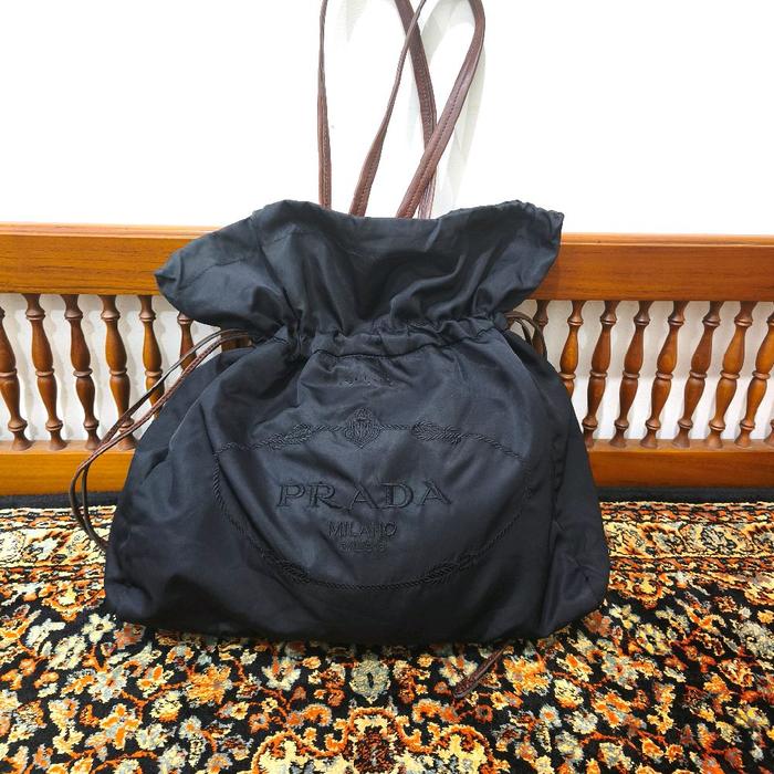 tas Tote bag Prada warna hitam