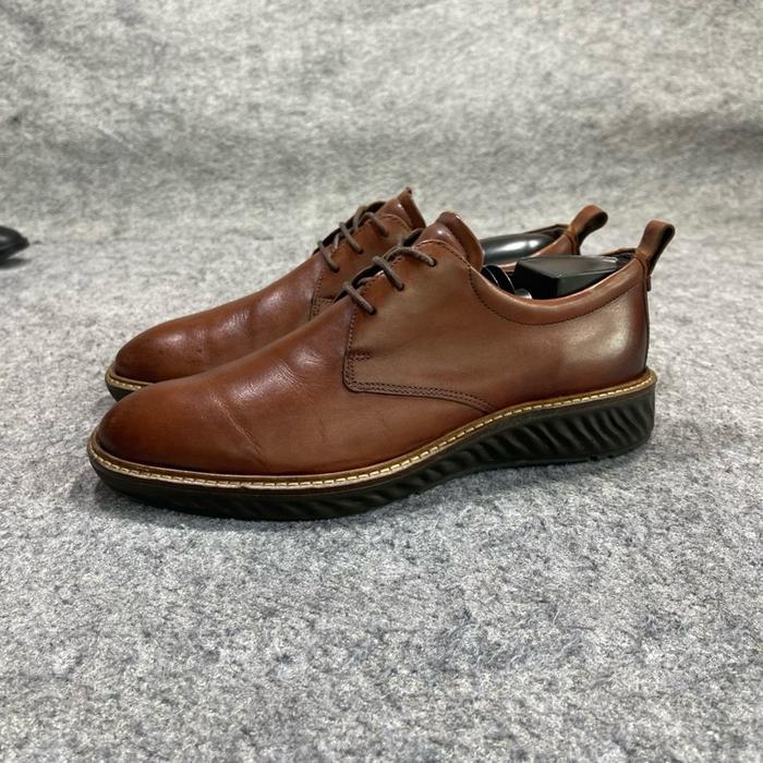 Merek : ECCO ST.1 HYBIRD  Model : DRESS DERBY SHOES Asal : PORTUGAL Ukuran: 7 setara 41 insole 26cm