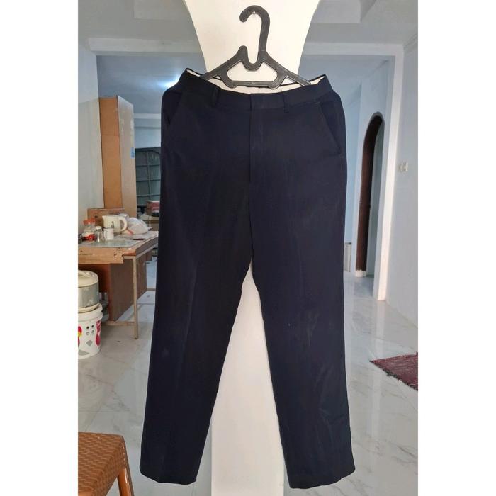 Celana Panjang Bahan Pria The Executive (Size 30)