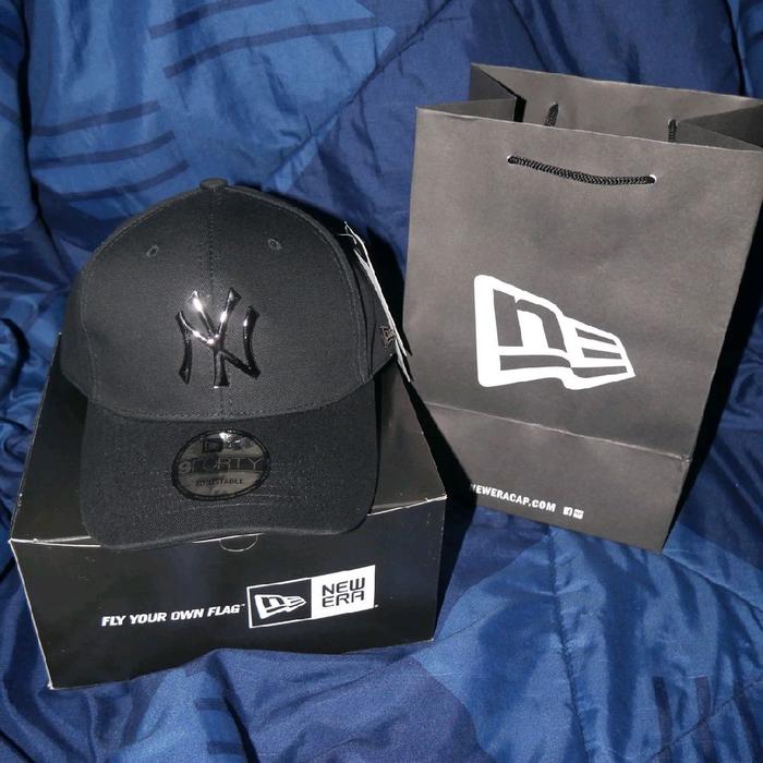 Topi Baseball MLB Cap New Era Logo NY Metal Hitam Silver Topi Baseball New Era New York Yankees Plat