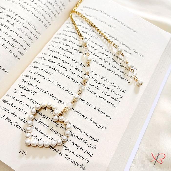 BEADED BOOKMARK GOLD HEART