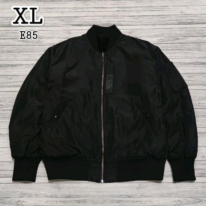 Atasan GU Bomber Jacket by Uniqlo