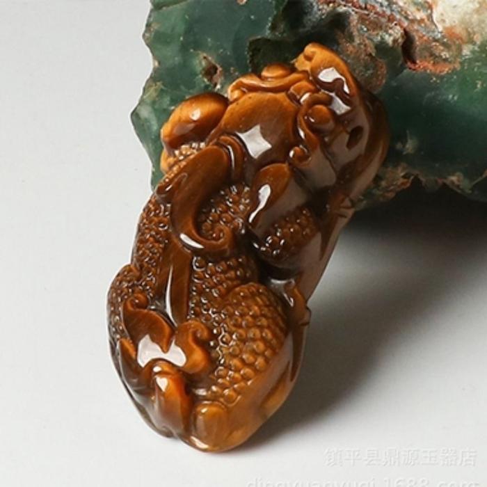 Kalung liontin batu mata kucing natural tiger eye original patung ukiran Pixiu Ornamen Bertema Hewan