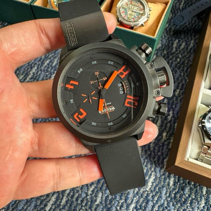 Welder Jam Tangan Pria Model Chronograph Tali Karet Hitam Tampilan Orange Stylish dan Tahan Lama