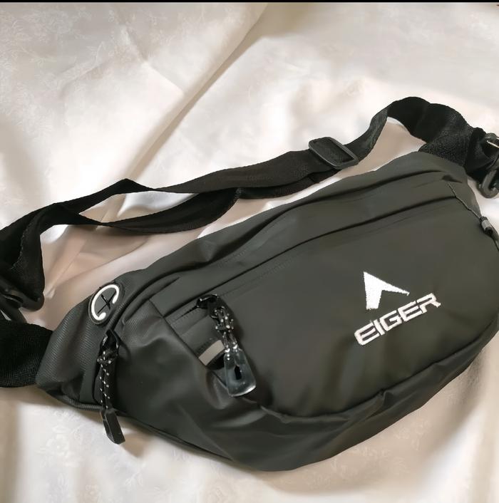 Tas Selempang Kasual Pria Eiger Warna Hitam Sporty Dan Trendy Cowok Kekinian Bahan Premium - Axvero