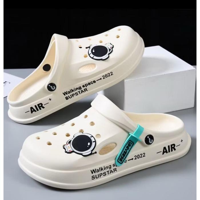 SANDAL KARET PRIA KEKINIAN SANDAL AIRWALK / BAIM DEWASA UNISEX - SPACE ASTRONAUT EDITION - Hitam, 38