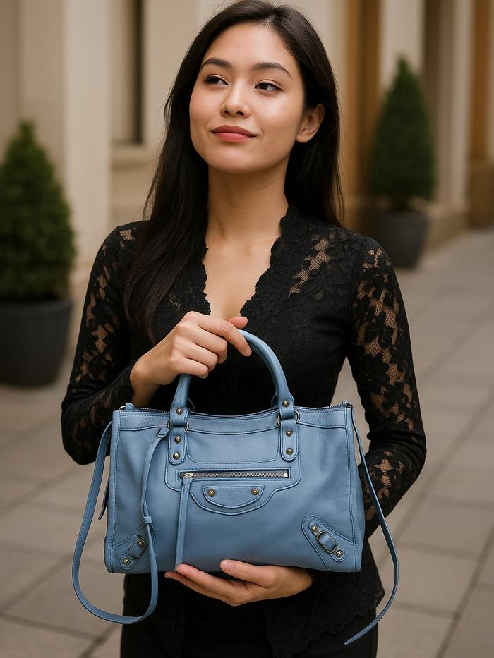 Branded: Preloved. tas cakep Blue mini Papier A4 Balenciaga