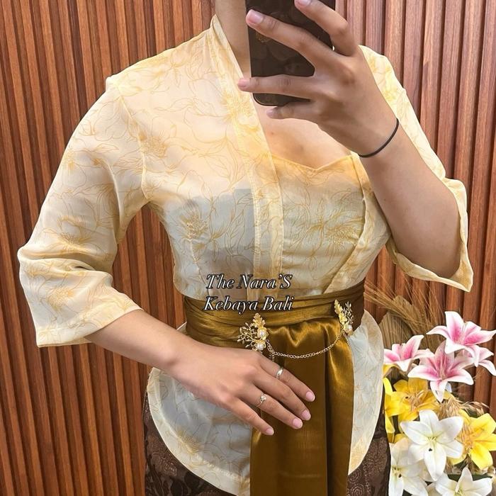 Kebaya jadi lukis print by the nara's kebaya bali
