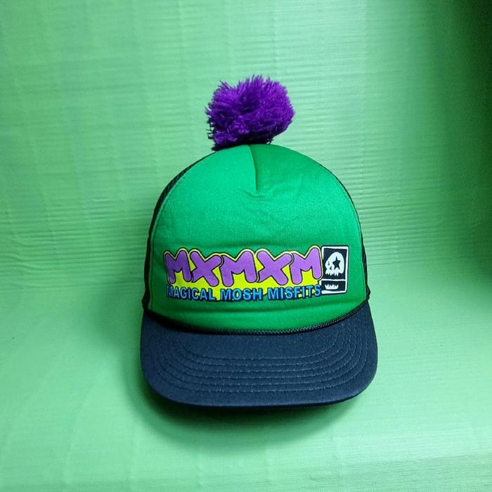 topi magical mosh misfits jaring