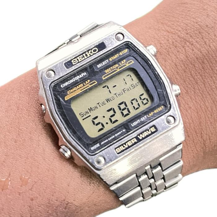 seiko silverwave vintage digital watch