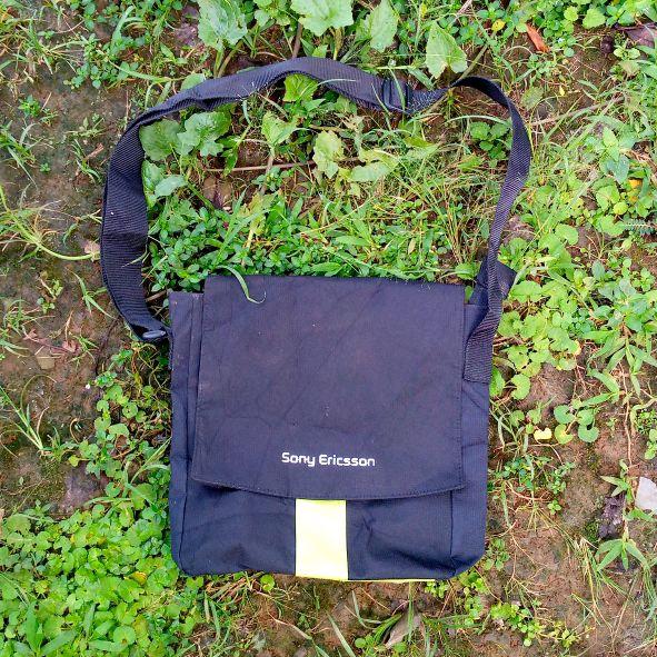 Tas Slingbag Edisi Iklan Sony Ericsson