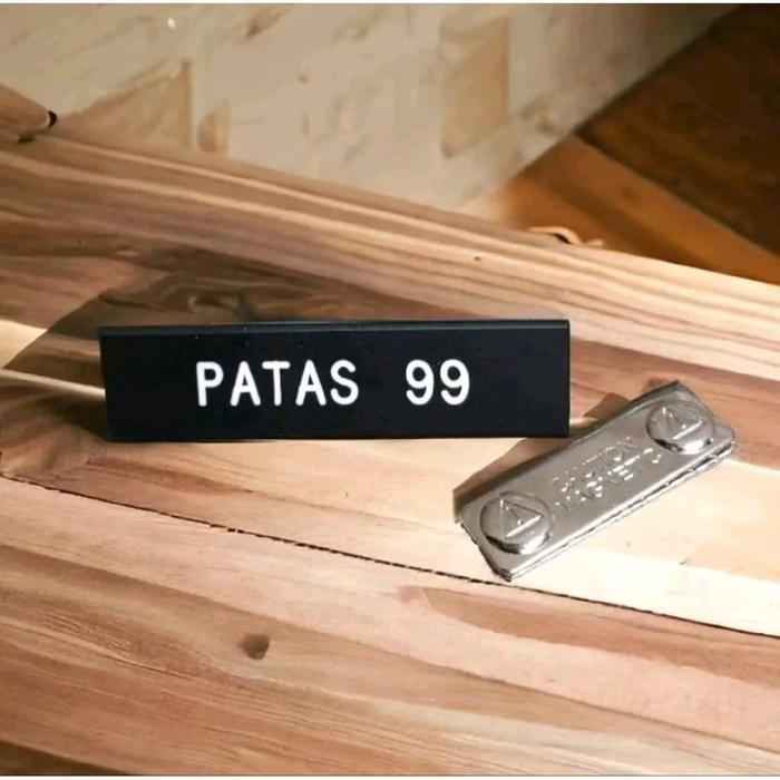 PAPAN NAMA AKRILIK HITAM DOFFF PENGAIT MAGNET