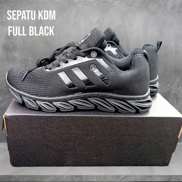 Sepatu hitam polos sepatu full black/sepatu kerja /sepatu sekolah/sepatu sekolah back to school/sepa