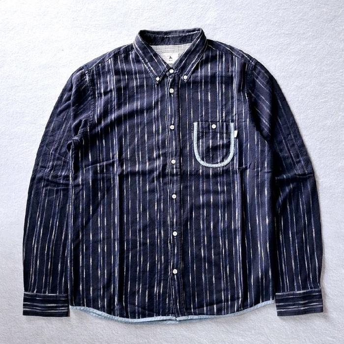 BURTON SNOWBOARD BUTTON DOWN FLANNEL SHIRT