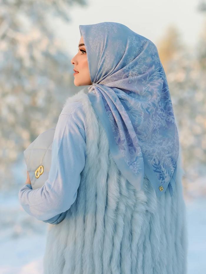 BUTTONSCARVES - DISNEY FROZEN BUTTONSCARVES SQUARE - AQUAMARINE