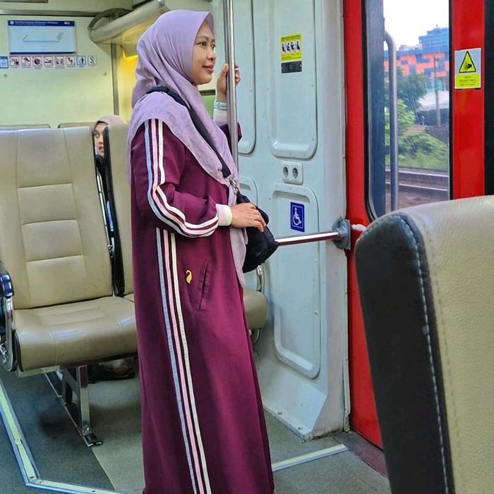 Gamis Traveling Rafhanah Burgundy.Anti Kusut Adem Nyaman.Elegan Simple Sporty.Size S-XXL Warna Lengk