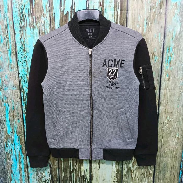 Jaket varsity Baseball NII bagus murah Size M (P 65 cm L 51 cm)
