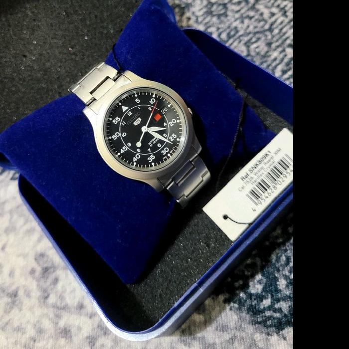 seiko snk809k1 black dial military