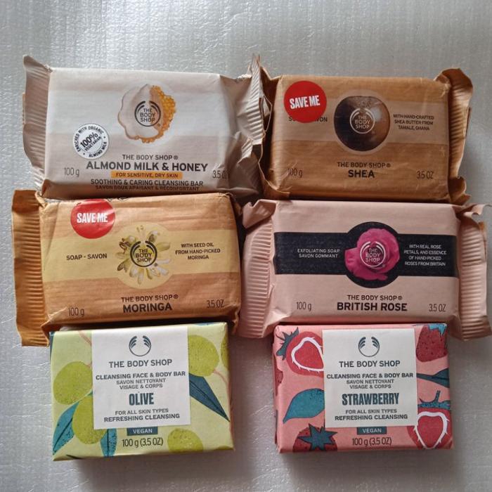 Soap bar moringa strawberry olive the body shop