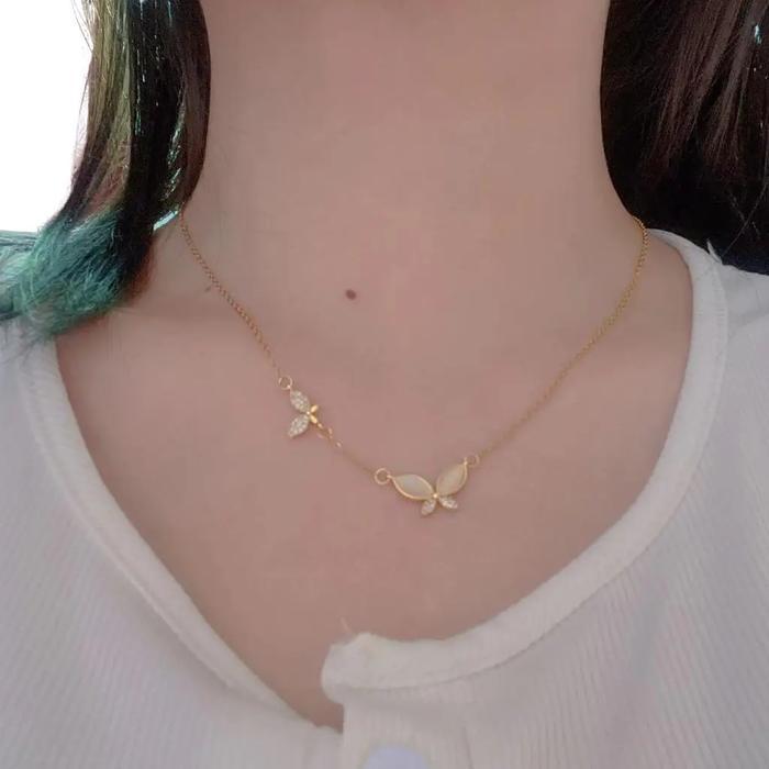 MG50 Kalung Wanita Titanium Nuri Liontin Kupu-Kupu Permata Putih Elegan/Kalung Fashion Korean Style 