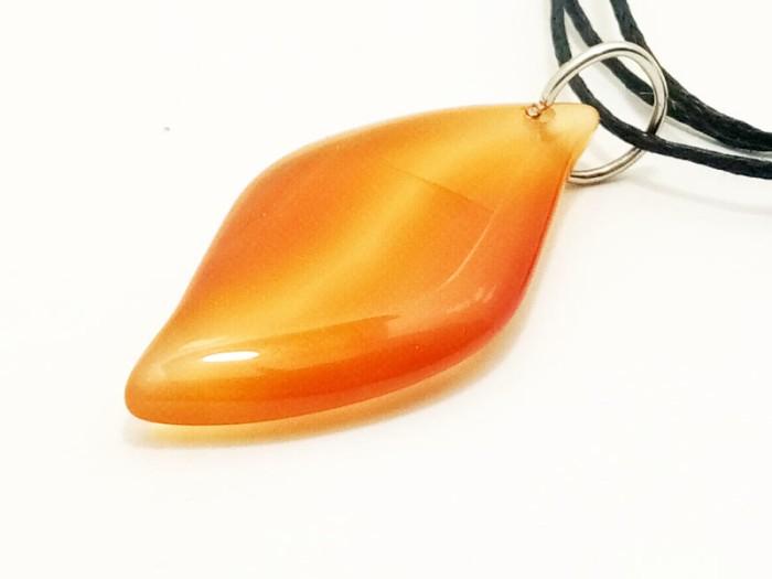 S♥55 VEE KALUNG LIONTIN TERAPI BATU GIOK COKLAT EL DAUN Z㊚3Z