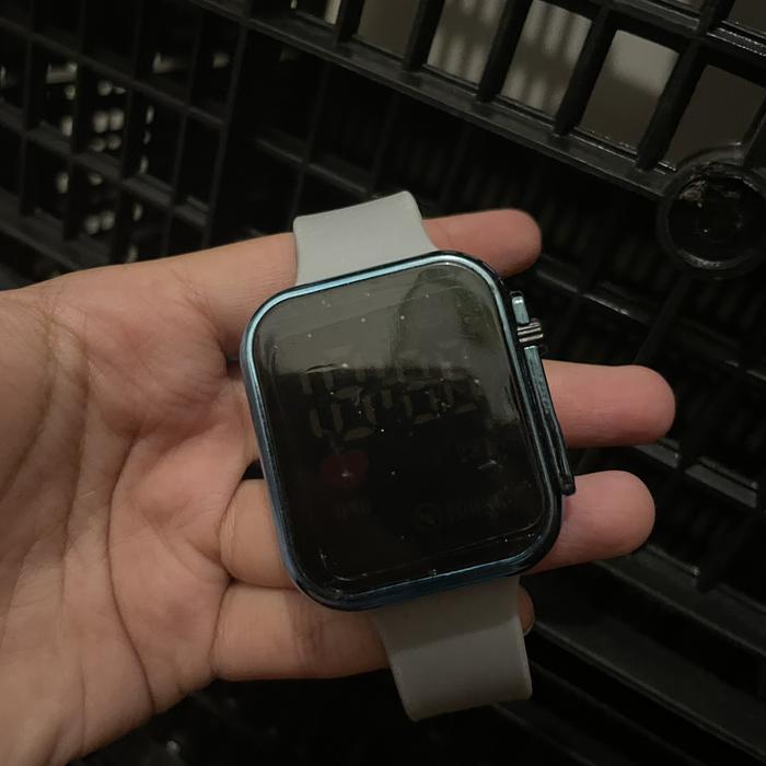 LED Watch - Jam Tangan Pria dan Wanita Apple Imitation Putih Hitam