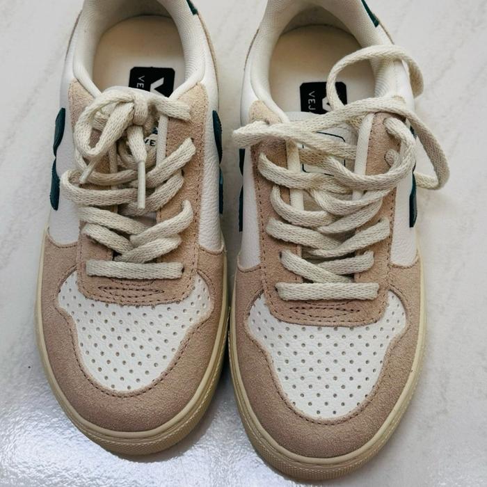 Sepatu Sneakers Anak Veja